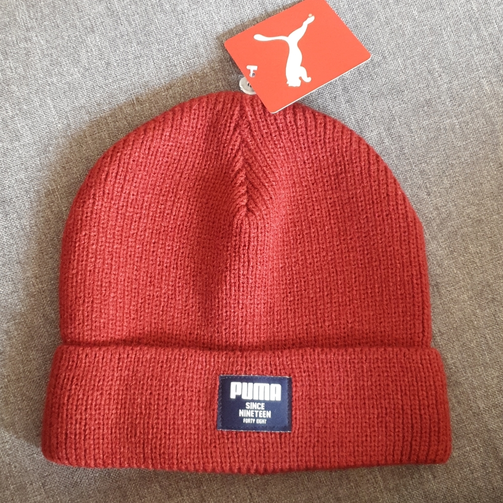 Puma Pomegranate color women beanie